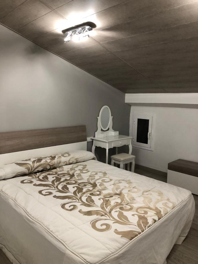 Apartaments Els Pins - Сан-Іларі-Сакальм Екстер'єр фото